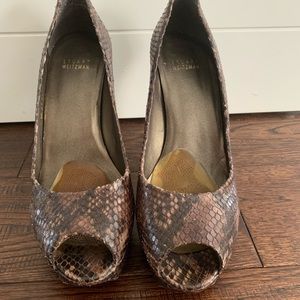 Gorgeous Stuart Weizman snakeskin heels